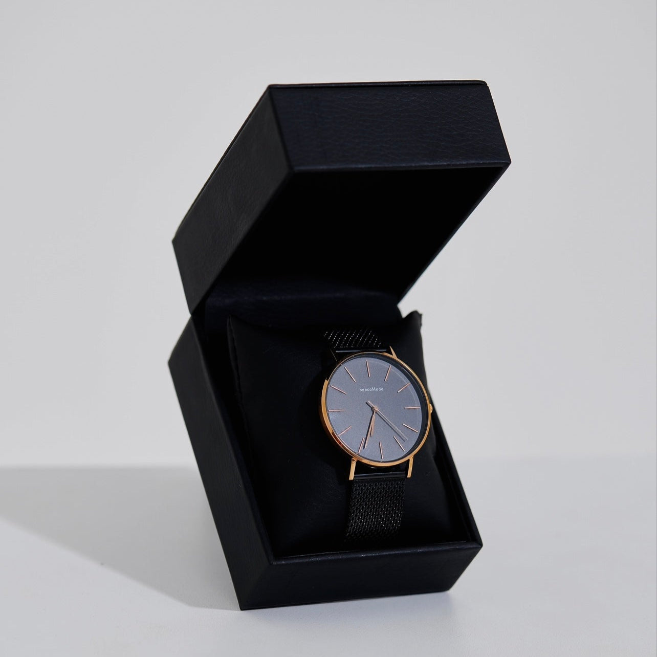 SEECOMODE WATCH (Black & Gold)