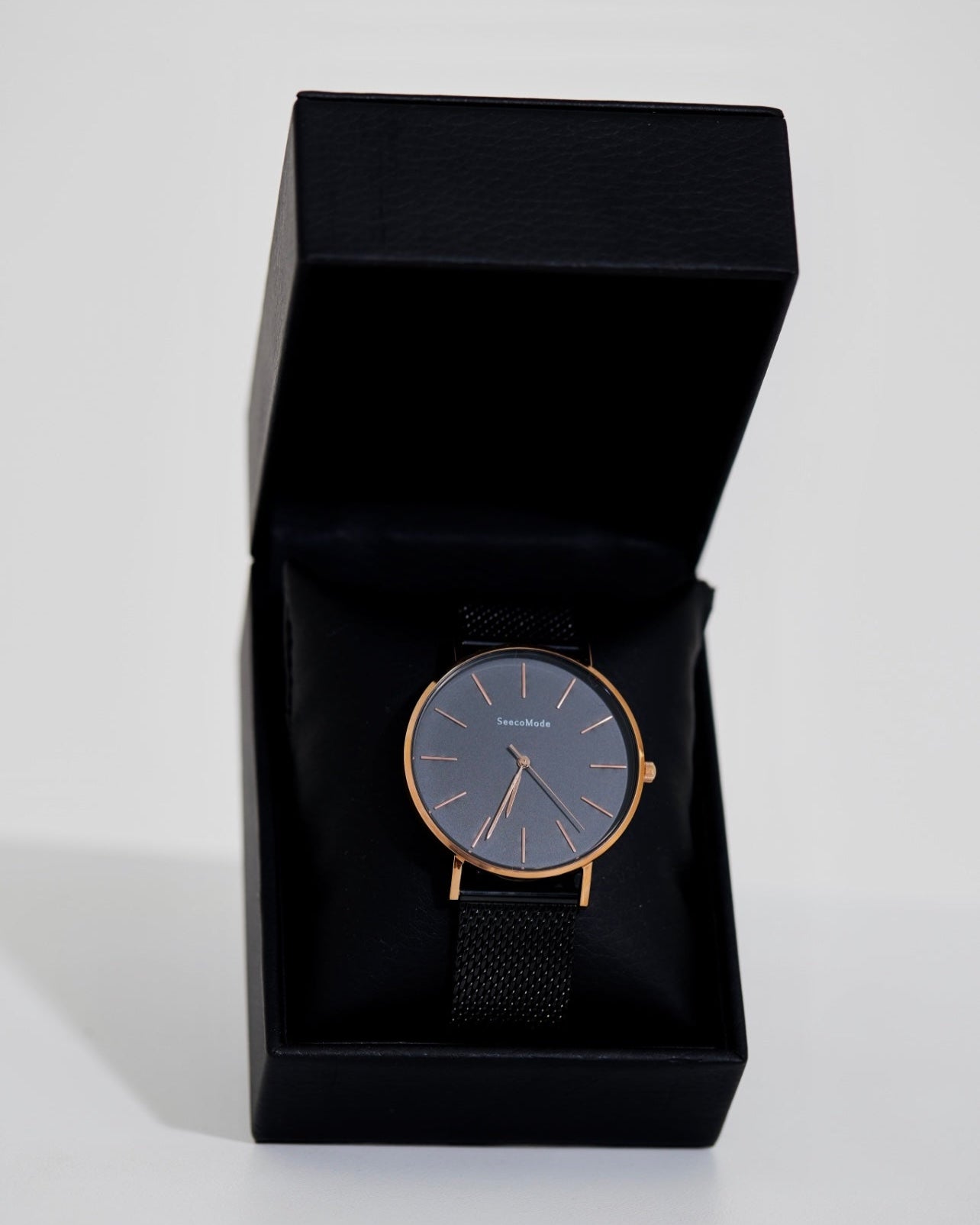 SEECOMODE WATCH (Black & Gold)