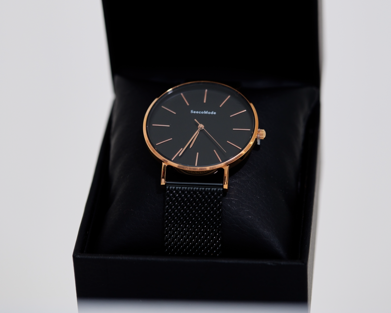 SEECOMODE WATCH (Black & Gold)